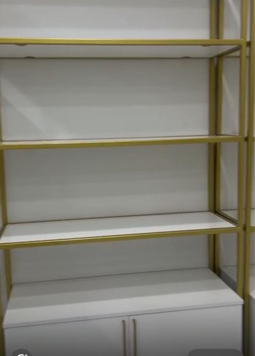 Продам торговые витрины-стелажи