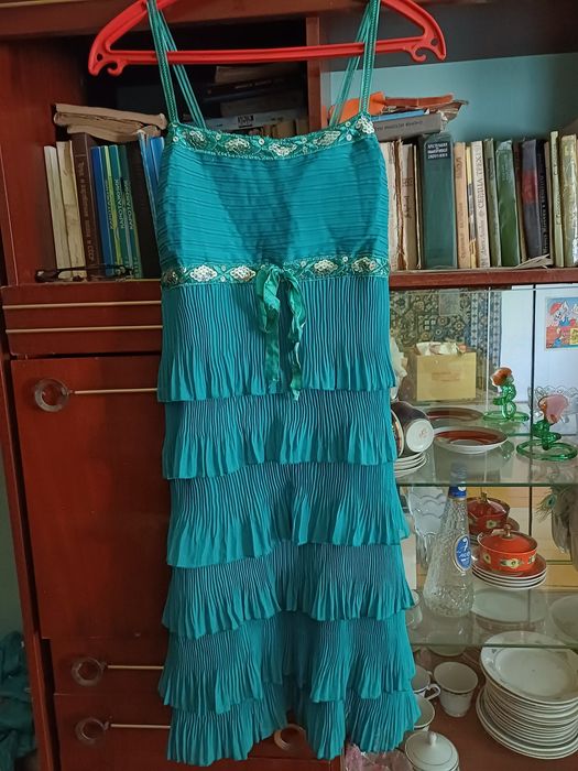 Продам женские платья