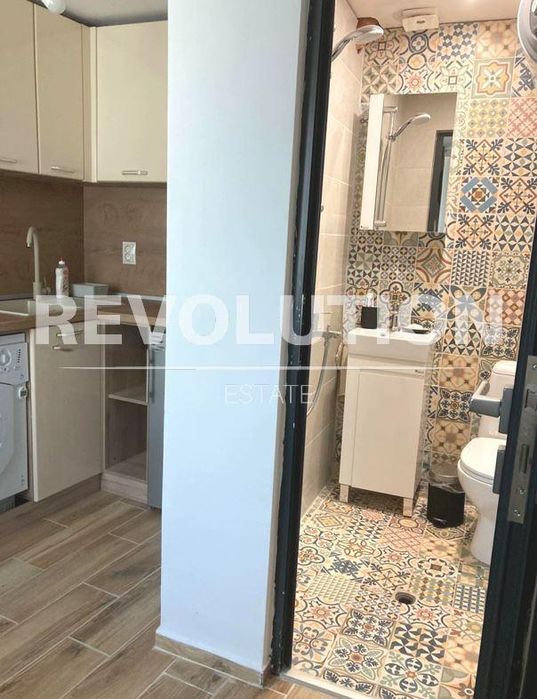 Дава се под наем Едностаен апартамент в Варна, Гръцка махала - 15 кв.м за 275 € - Снимка #4