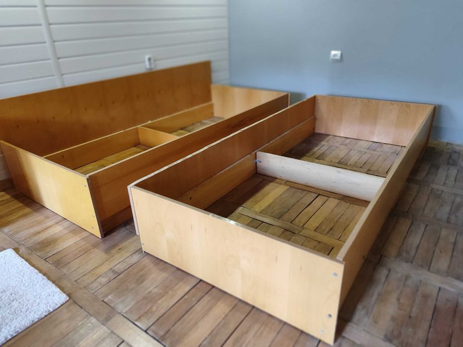 Легла с  матраци