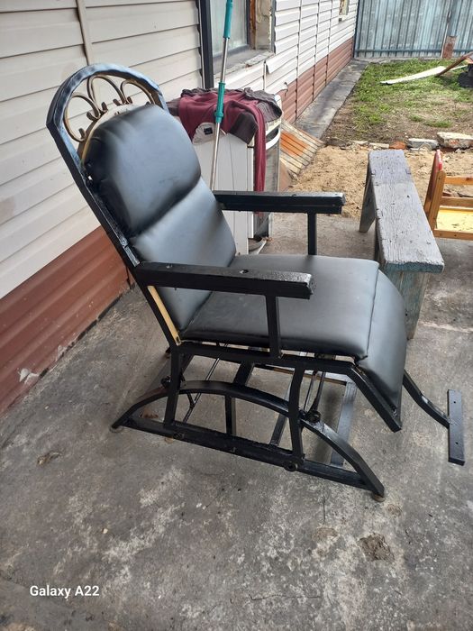 Кресло качалка маятниковая