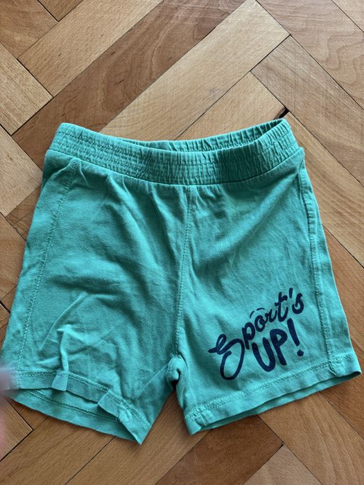 Подарявам детски и бебешки дрехи