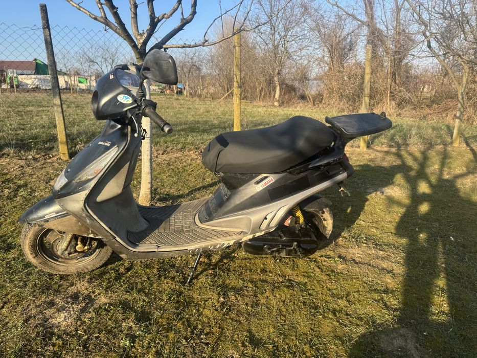 Vand scuter peugeot/yamaha