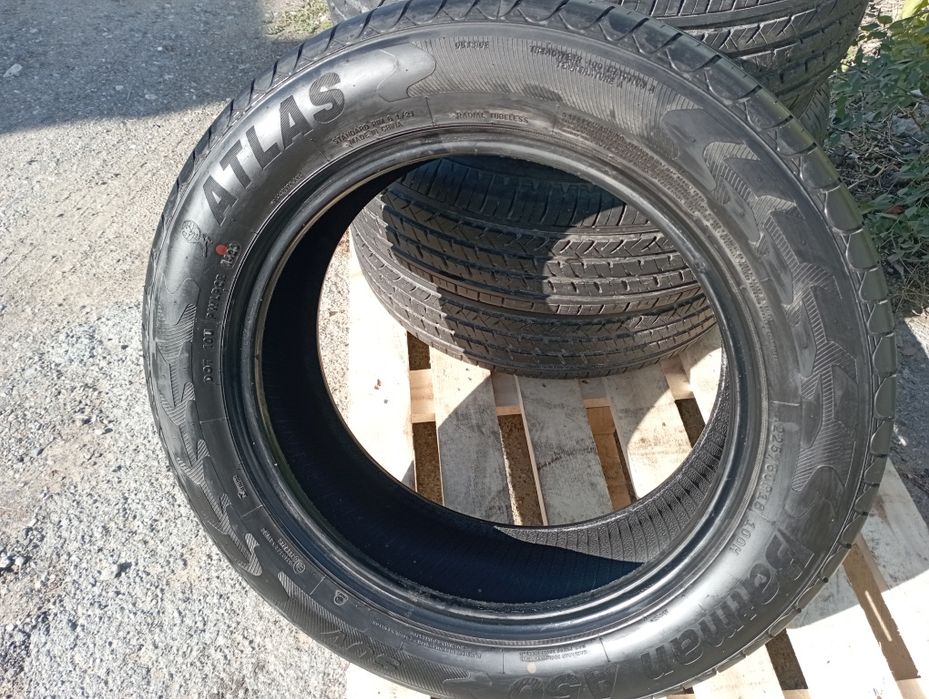 Продам летнюю резину 225/60 R 18
