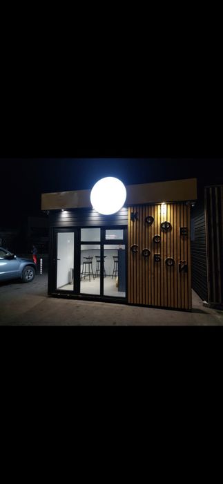 Киоск под кофейню, фастфуд.