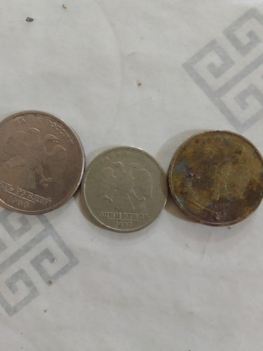 Продам недорого манеты