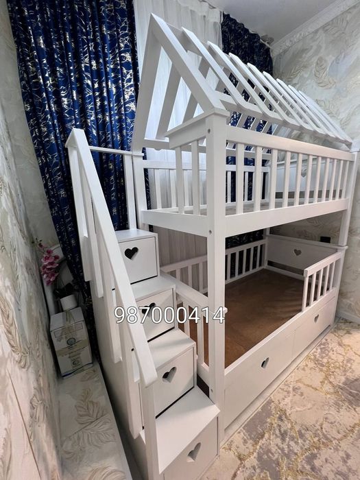 Двухьярусная кровать