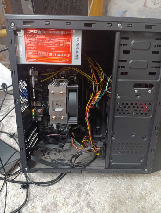 Продам системный блок ryzen 3 2200g