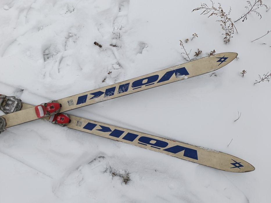 Продам зимние лыжи