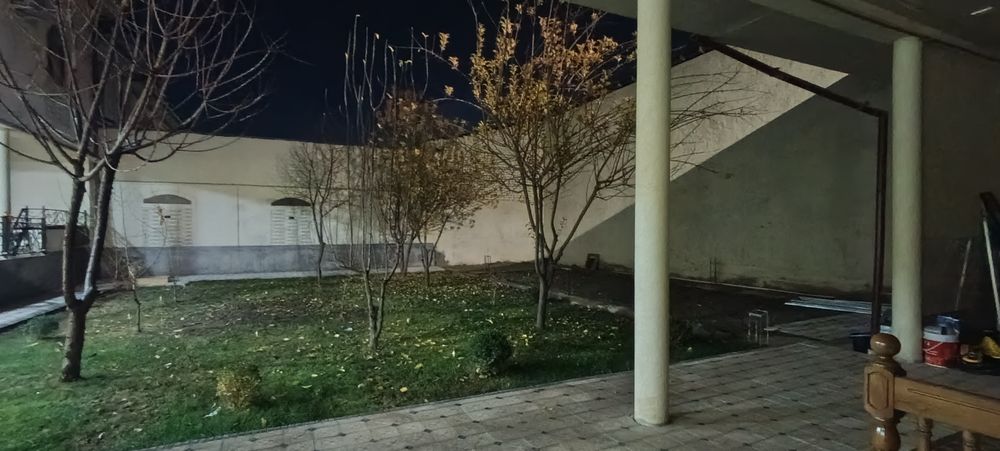 Yer sotiladi oxunboboevda yaxshi maxallada