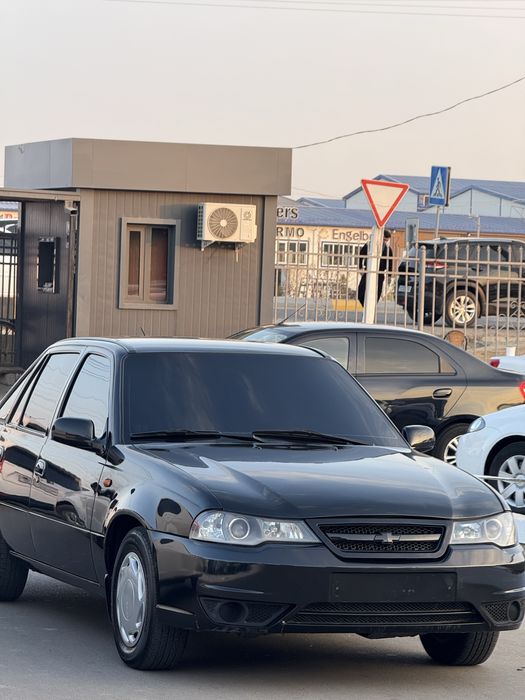 Nexia 2 сотилади мошина таёр