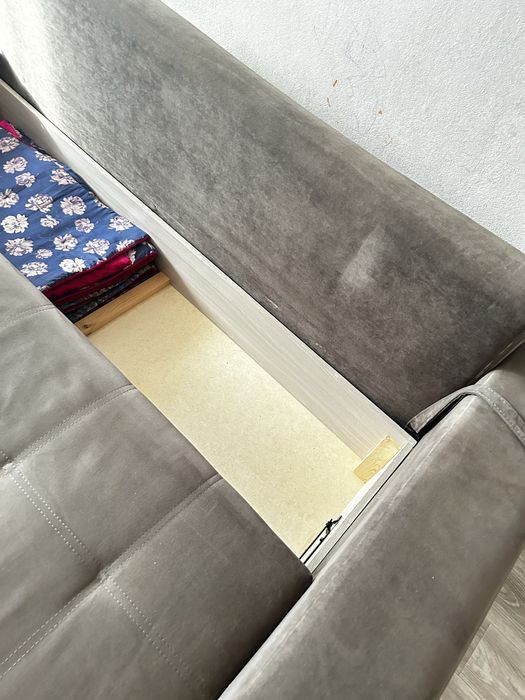 Продам диван угловой,угол универсальный