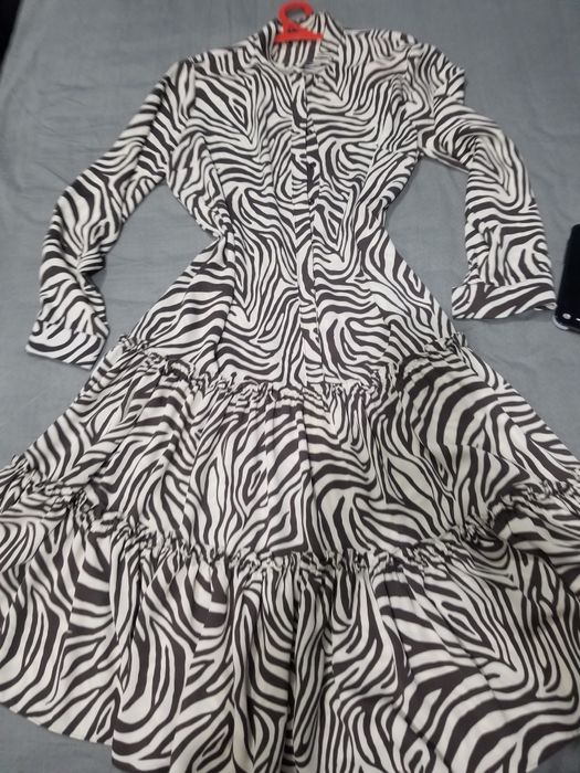 Продаетчя,платье