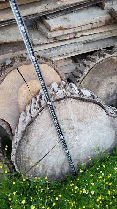 Bucăți felii din lemn de nuc