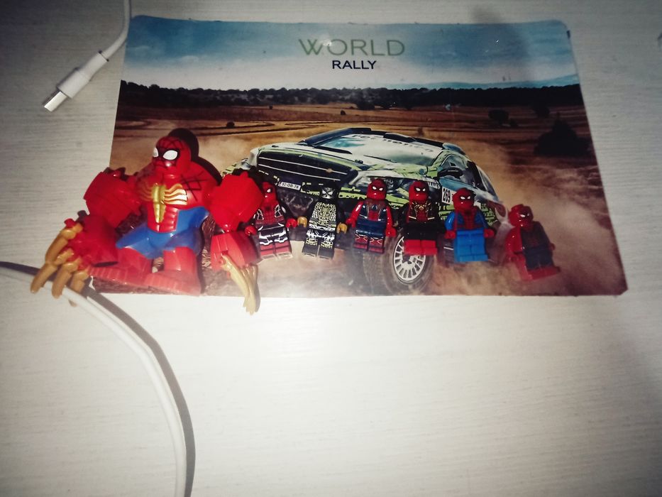 Продаю лего человека паука