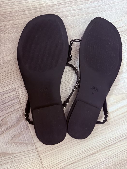 Босоножки Zara кожанные