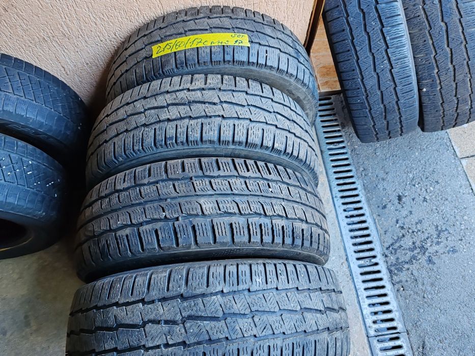 Vând cauciucuri 215/60/17 C M+S set complet