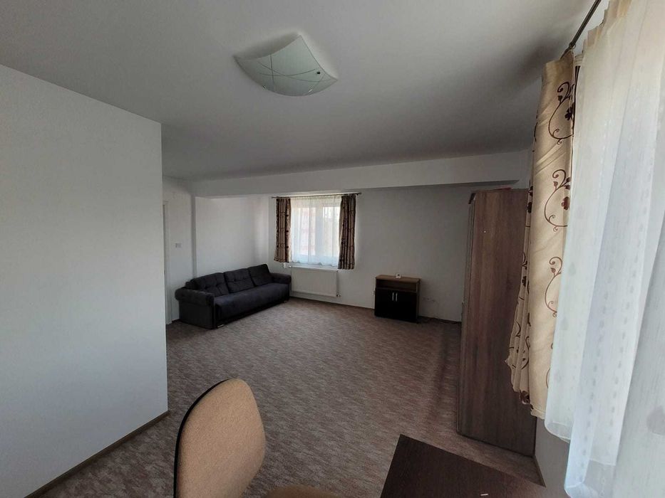 inchiriez ap. 2 camere cu terasa