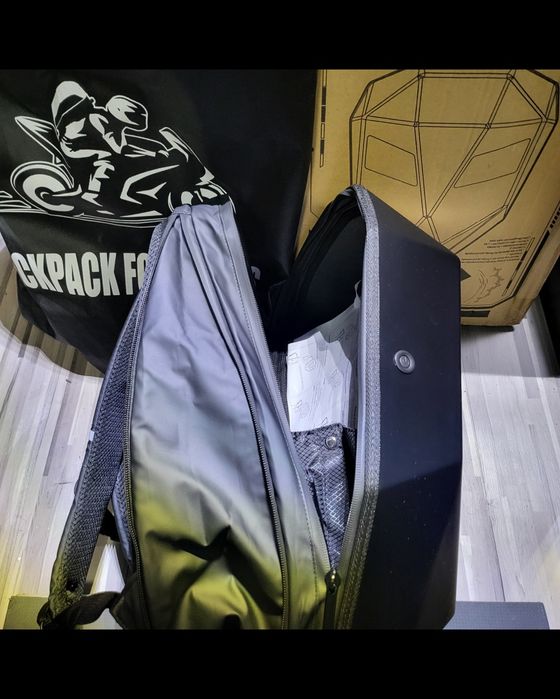 Rucsac moto extensibil casca cu ecran LED, carcasa ABS.husa protectie