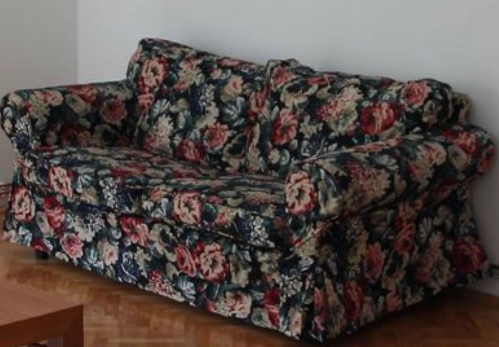 saltele, somiere canapele si dulap simplu, stare perfecta
