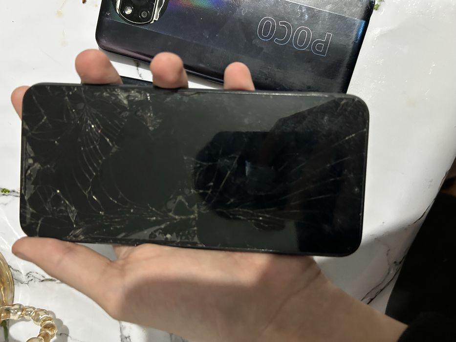 3 телефона в не рабочем состояние