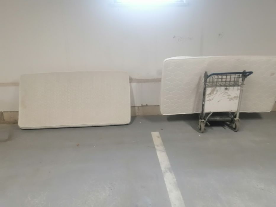 Матрац бу в неплохом состоянии