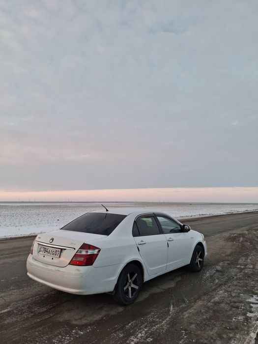 Продам Gelly sc7 в хорошем состояние