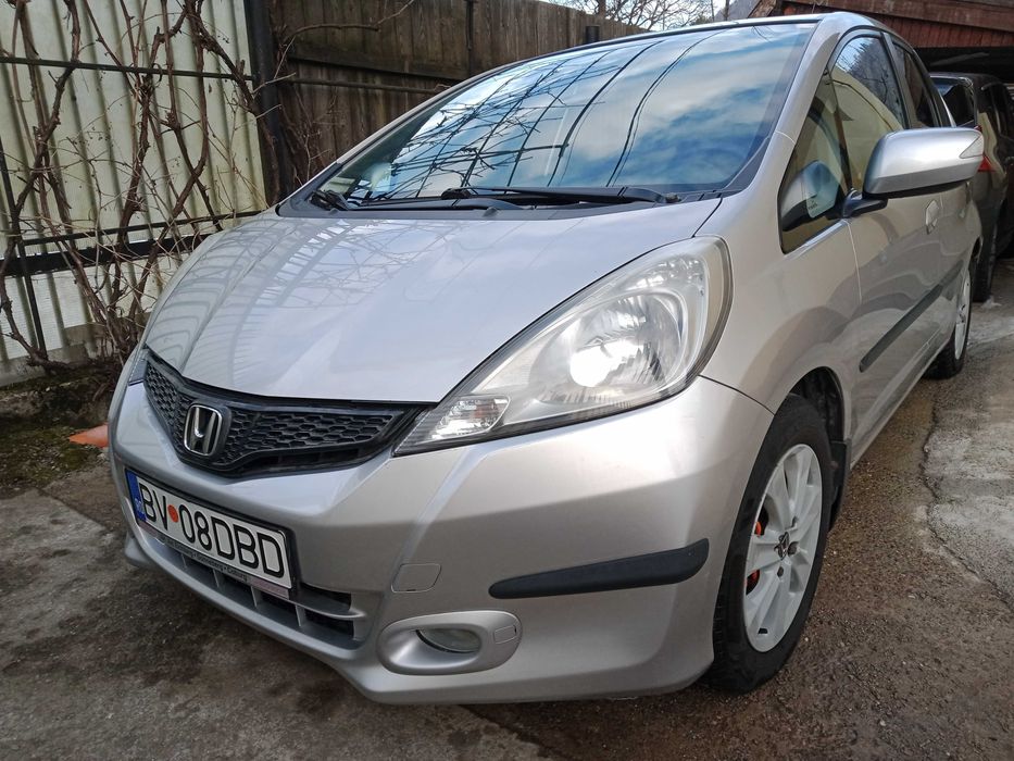 Honda Jazz 2011, 1.4L benzina aspirat, cutie AUTOMATA CVT, 95000km