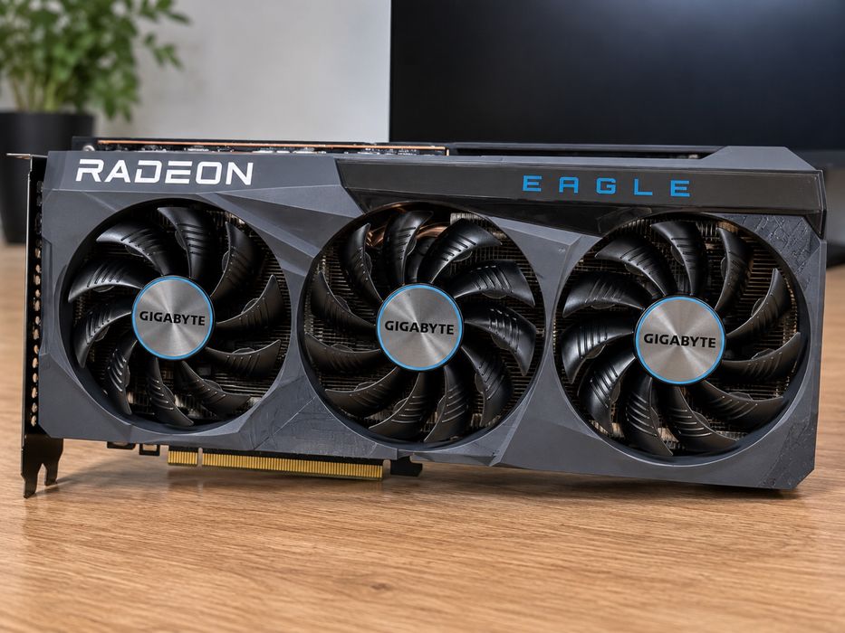 Placă video Gigabyte Radeon RX 6600 EAGLE 8GB GDDR6 – stare foarte bună