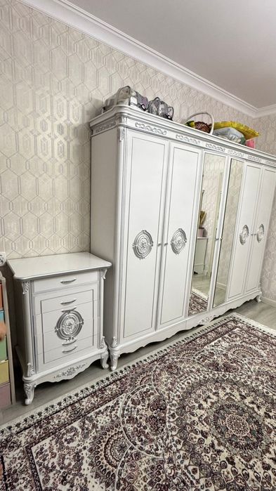 Продается спальный гарнитур