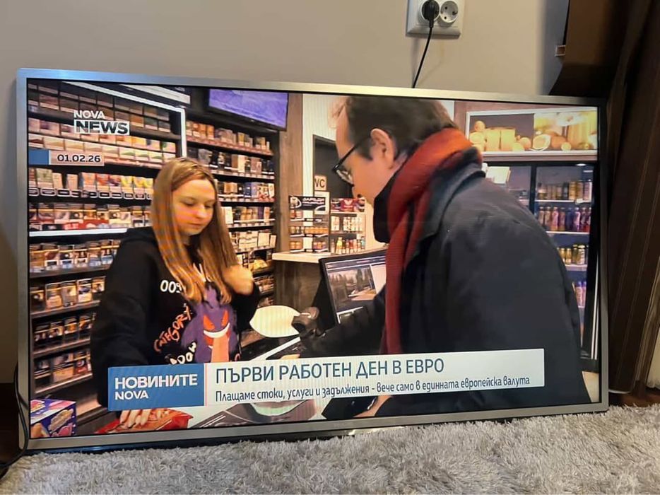 Philips 55” LED Smart TV със стойка за стена