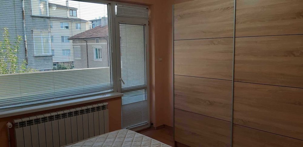 Дава се под наем Тристаен апартамент в Търговище, Център - 100 кв.м за 306 € - Снимка #5