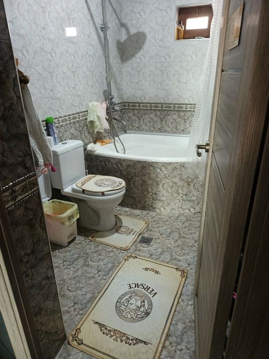 Uchaska Qibray tumani uchqahramon poʻstidan 3 klometr ichkarida joylas