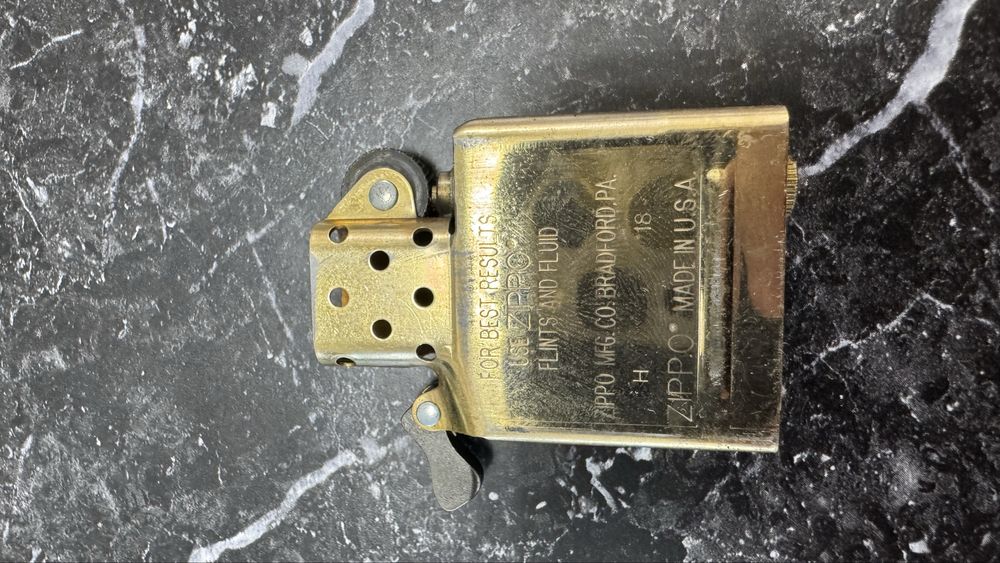 Запалка Zippo златна