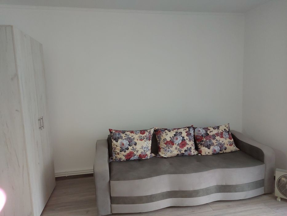 Garsoniera de închiriat