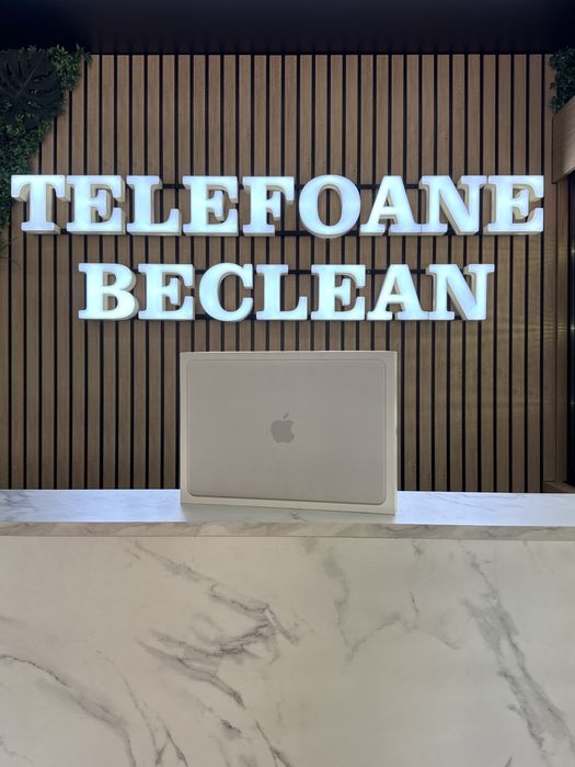 MacBook Neo / 13-inch / 512GB / 8GB RAM / Silver / Sigilat