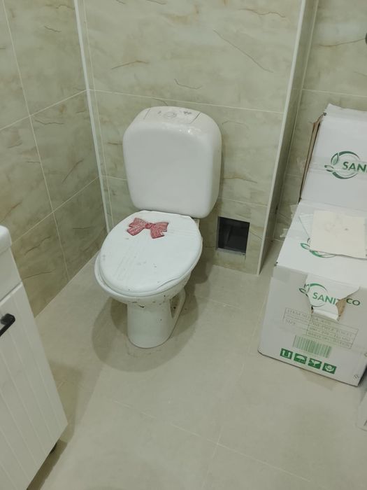 унитаз в хорошем состояний