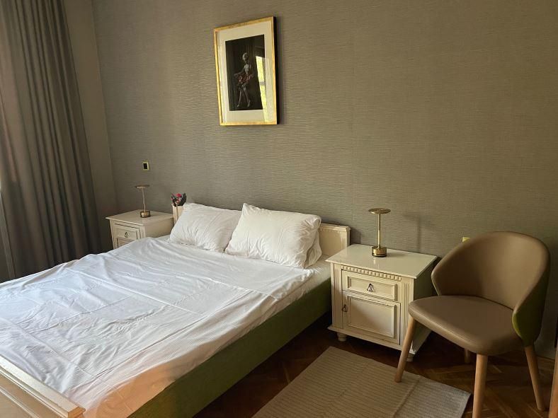 Дава се под наем Двустаен апартамент в Варна, Център - 65 кв.м за 600 € - Снимка #3