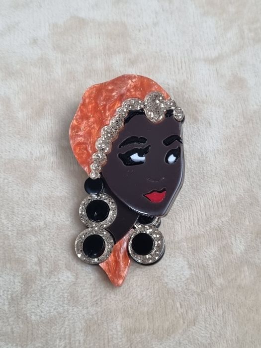 Брошки -елегантни и  модерни