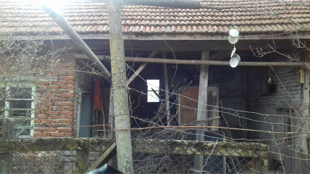 Къща в с.Лобош,област Перник