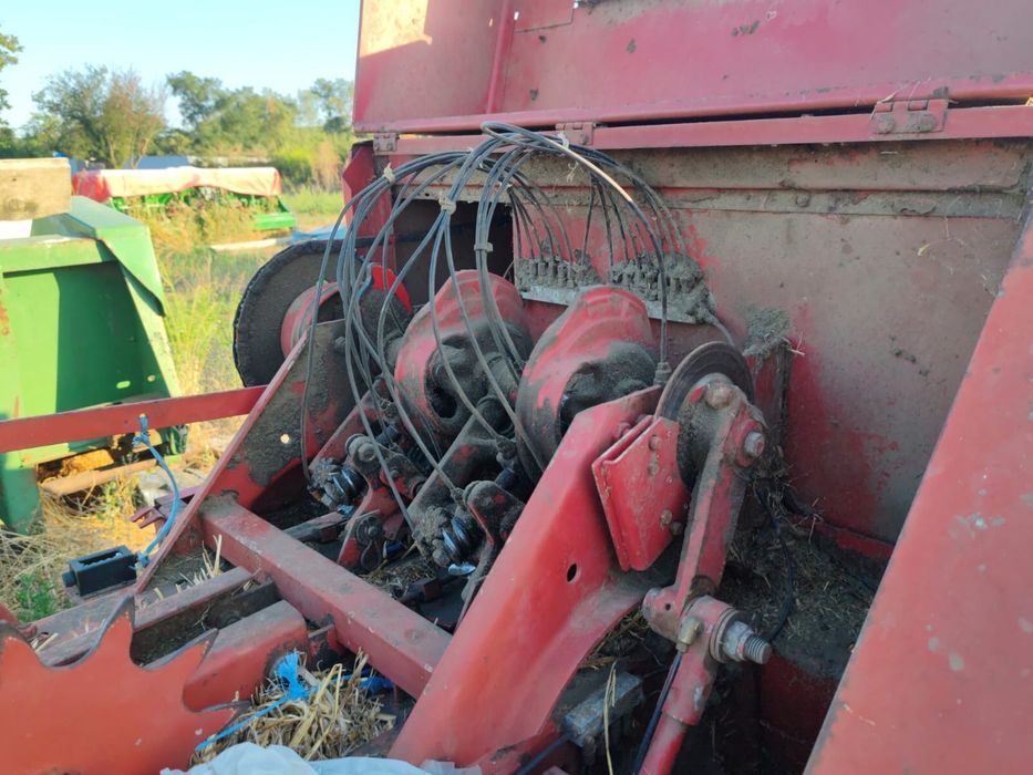 Presă de balotat-New Holland Hayliner 377