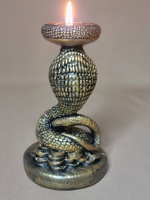 Змея подсвечник.