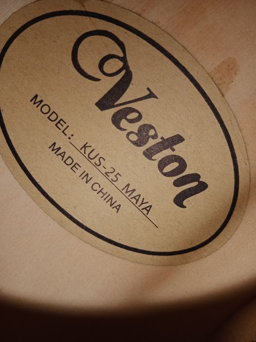 Укулеле новое в комплекте с чехлом
