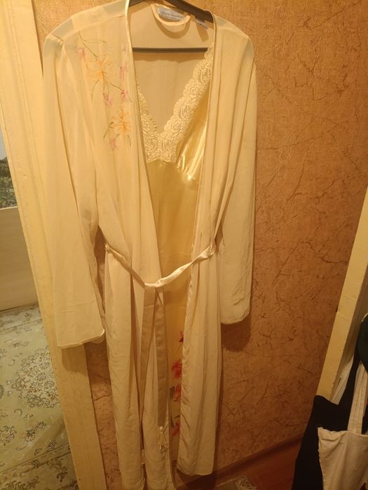 Пенюар с накидкой