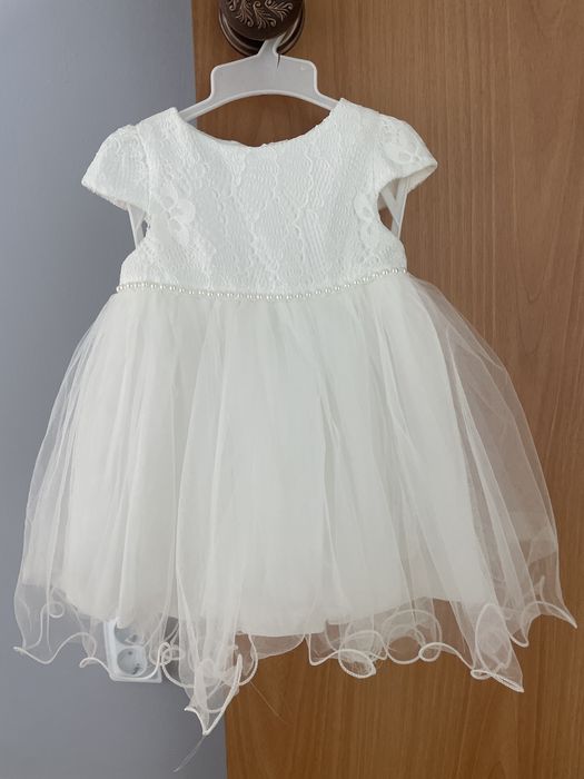 Продам детское белоснежное платице