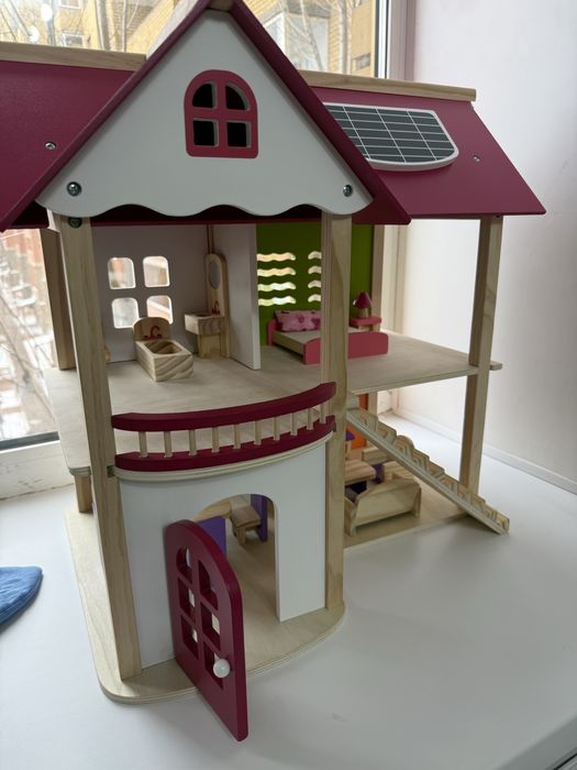 Продам кукольный домик