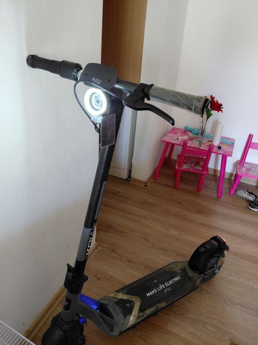 Trotineta electrică INTELIGENȚA
