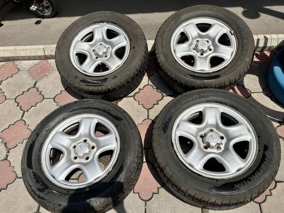 Продам комплект резины с дисками.