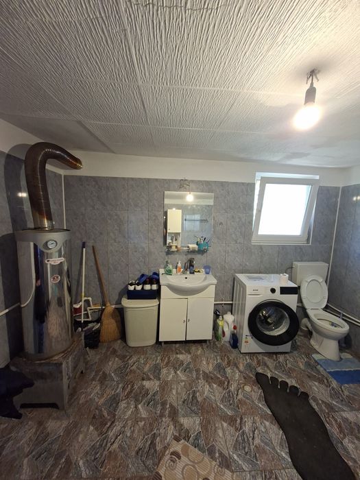 De vânzare: Gospodărie completă cu casă utilată, anexe, curte și livadă mare – 6.243 mp, Cuca (sat Cârcești), Argeș