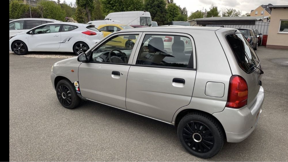 Продава се само на части Suzuki Alto 2003 год.